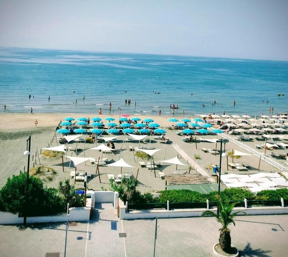 Baron Beach Hotel Scauri  Buitenkant foto